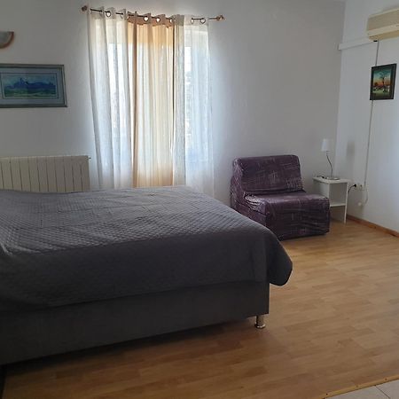 Rooms With A Parking Space Krk - 13553 Vrh  ภายนอก รูปภาพ