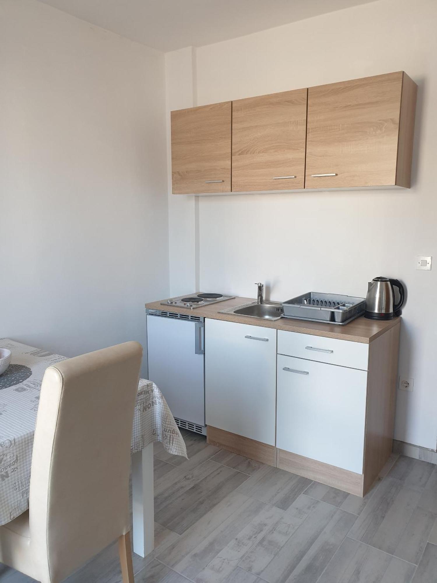 Rooms With A Parking Space Krk - 13553 Vrh  ภายนอก รูปภาพ